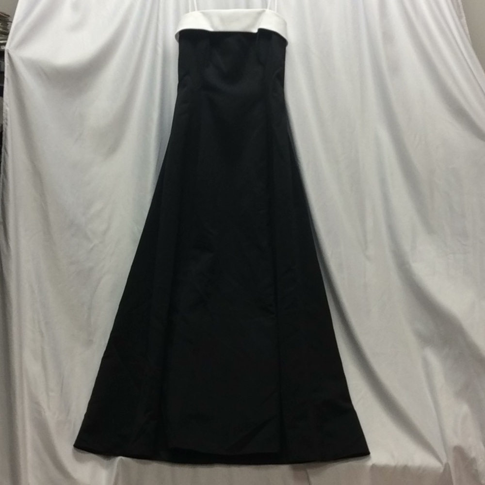 Urban Girl Nites Strapless Black & White Prom Gown